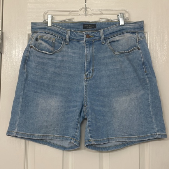 Judy Blue Shorts - Picture 10 of 10